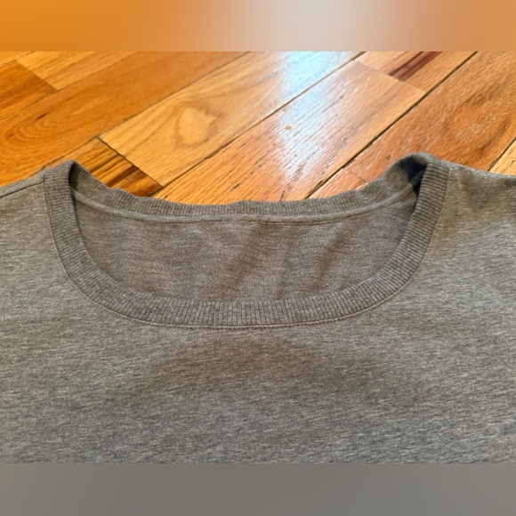 Lululemon Women’s Pleated Back Crew Neck Soft Sweatshirt Gray Size M? READ - Picture 9 of 13